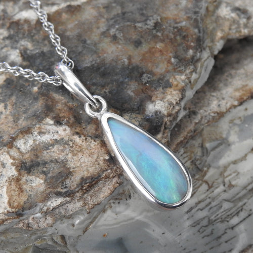 AUSTRALIAN OPAL PENDANT