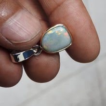 Load image into Gallery viewer, AUSTRALIAN OPAL PENDANT