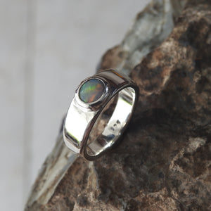 AUSTRALIAN OPAL RING
