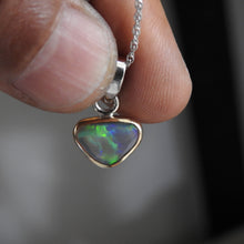 Load image into Gallery viewer, AUSTRALIAN CRYSTAL OPAL