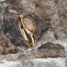 Load image into Gallery viewer, AUSTRALIAN OPAL