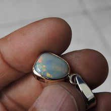 Load image into Gallery viewer, AUSTRALIAN OPAL PENDANT