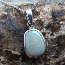 Load image into Gallery viewer, LIGHTNING RIDGE OPAL