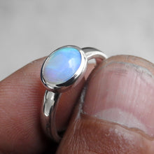 Load image into Gallery viewer, AUSTRALIAN  CRYSTAL OPAL RING