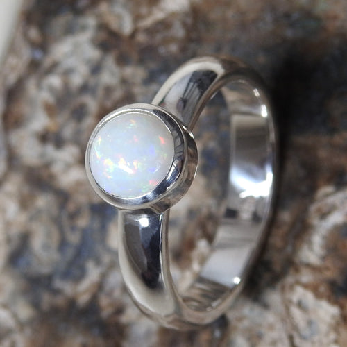 WHITE OPAL RING