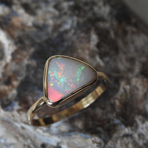 AUSTRALIAN OPAL RING