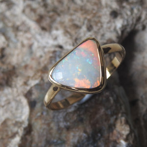 AUSTRALIAN OPAL RING
