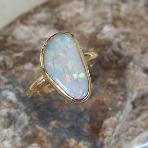 WHITE OPAL RING